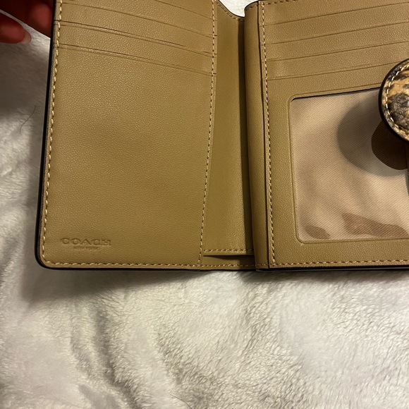 Wallet - Picture 1 of 8